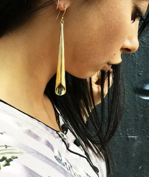 Timeless Flute Earrings in Gold and Silver Finish - Elegant Design, Hypoallergenic Material, 6cm and 9cm Lengths