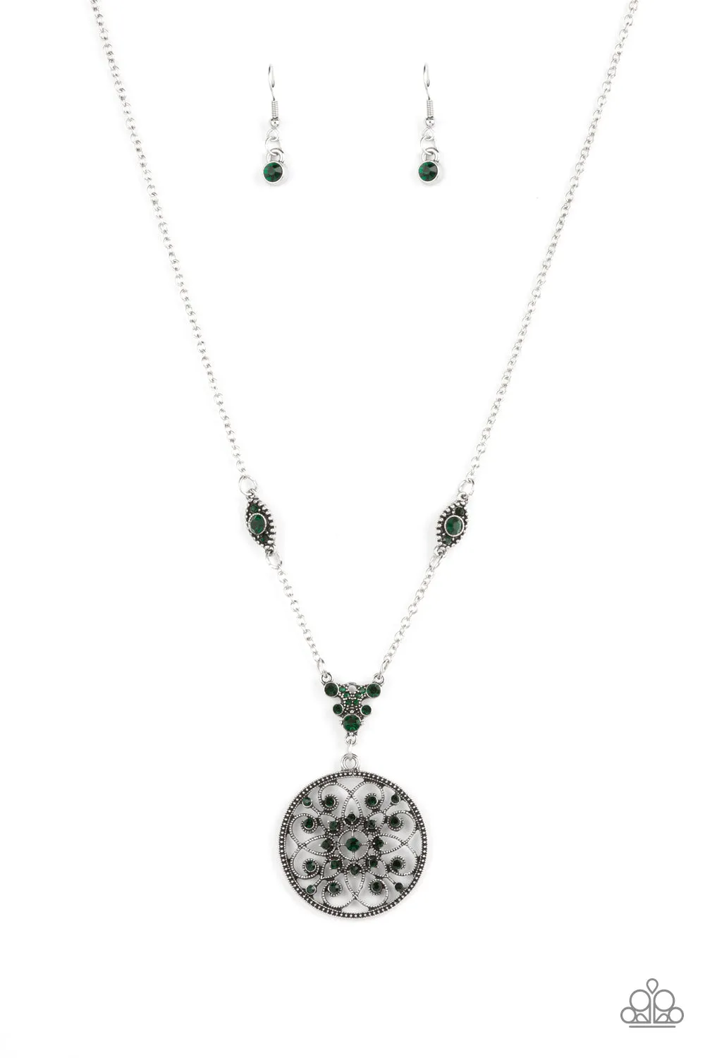 TIMELESS Traveler - Green Necklace