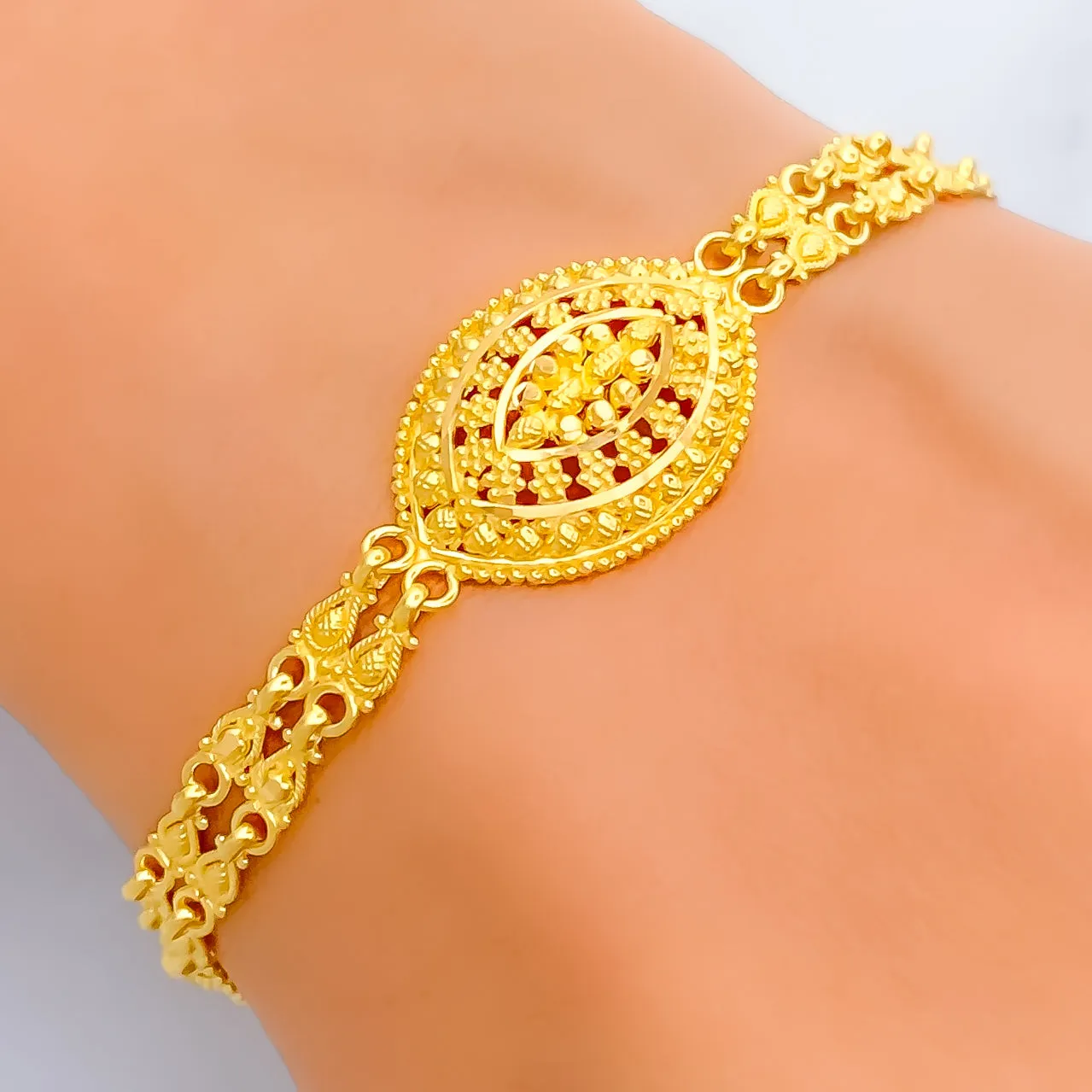 Vibrant Elegant 22k Gold Bracelet