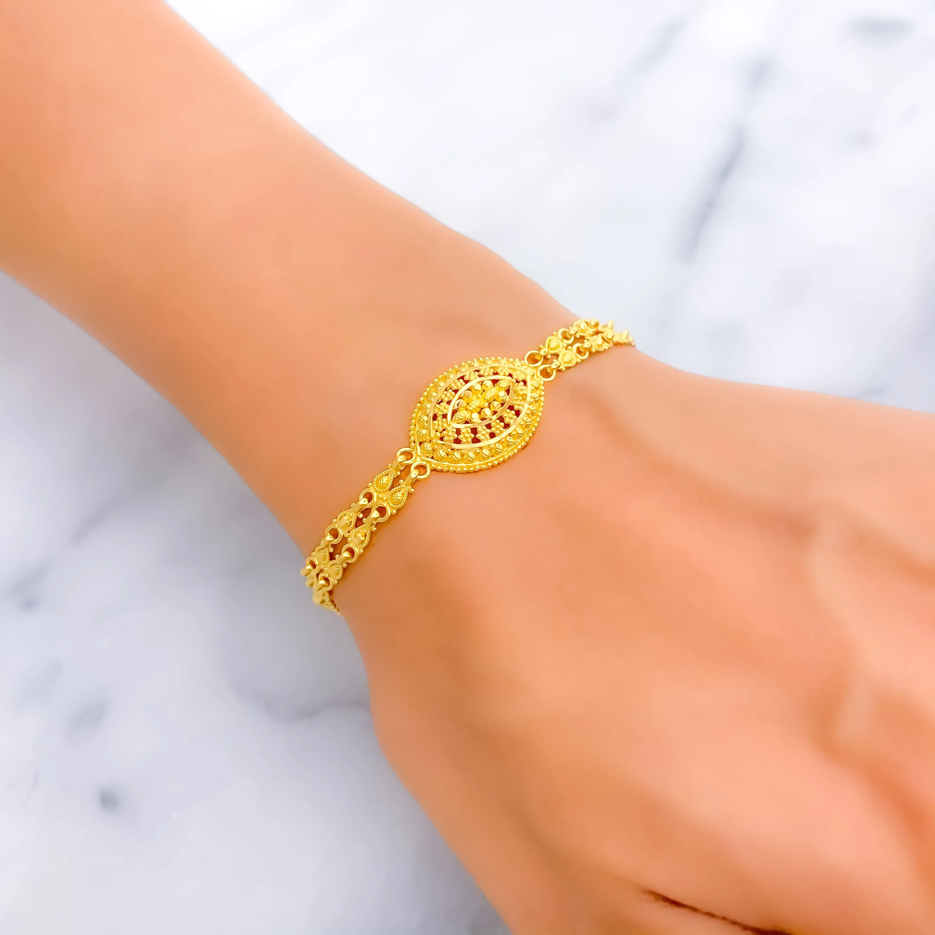 Vibrant Elegant 22k Gold Bracelet