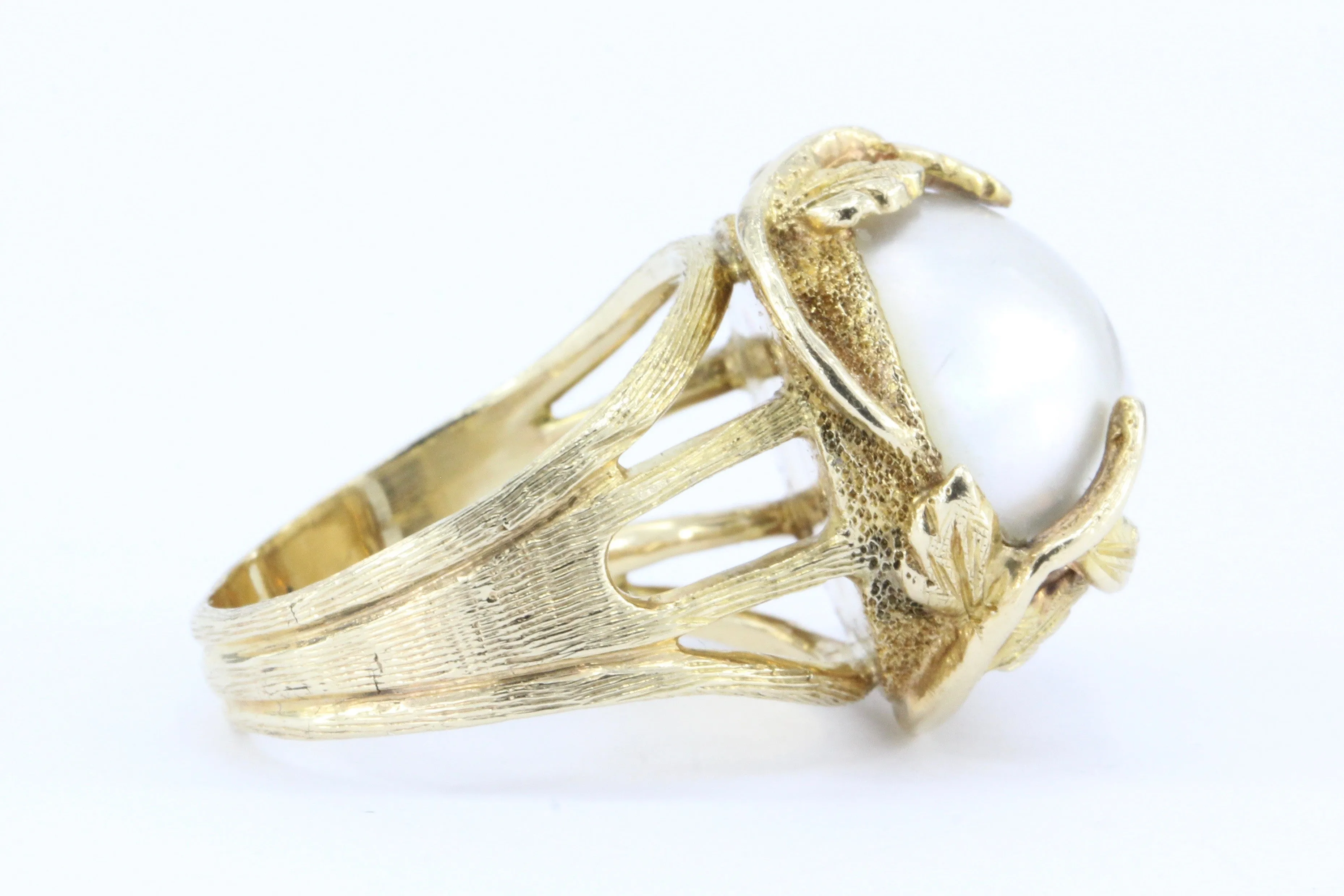 Vintage 14K Art Nouveau Style Crawling Ivy Gold Mabe Pearl Ring
