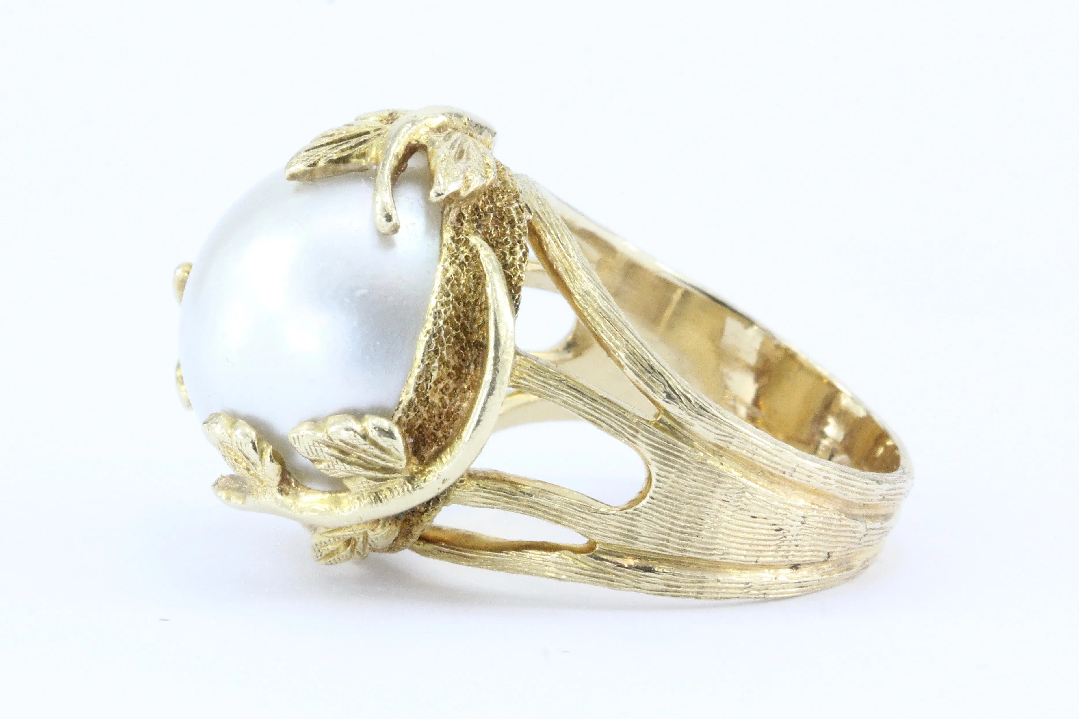 Vintage 14K Art Nouveau Style Crawling Ivy Gold Mabe Pearl Ring