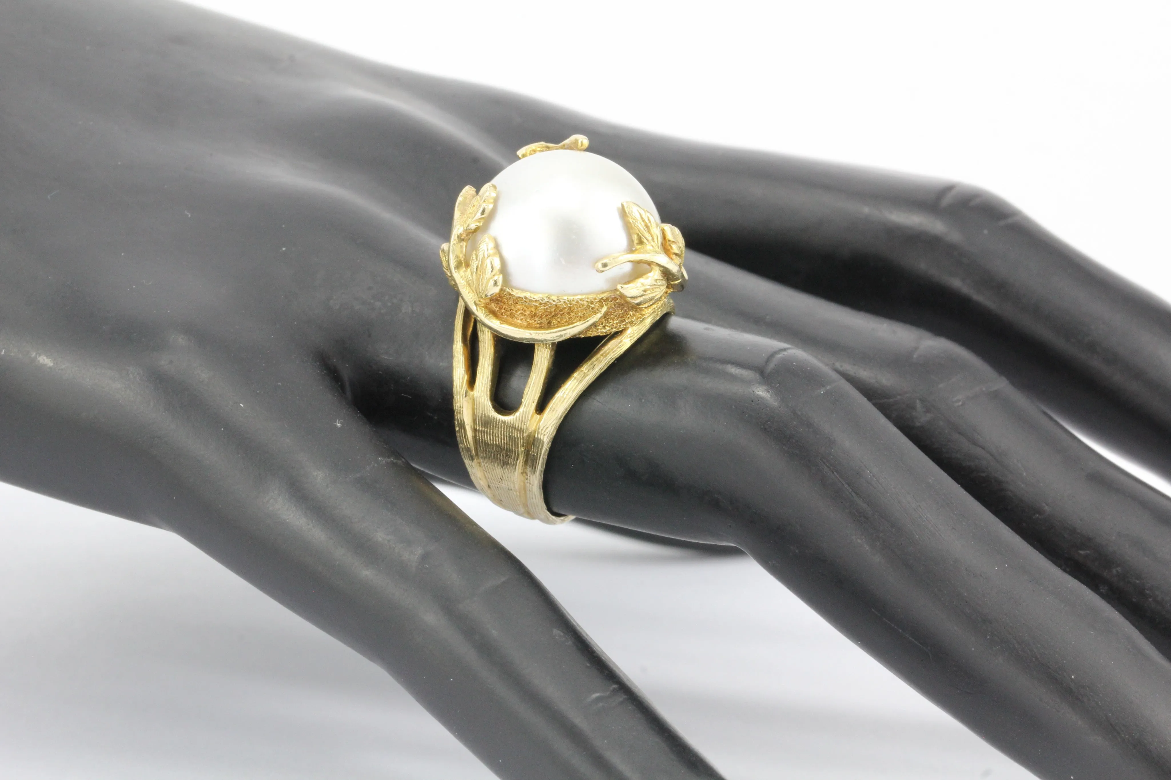 Vintage 14K Art Nouveau Style Crawling Ivy Gold Mabe Pearl Ring