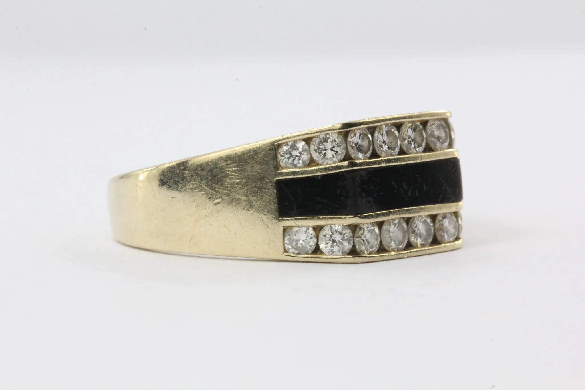 Vintage 14k Gold Diamond & Inlaid Black Onyx Ring 1 CTW