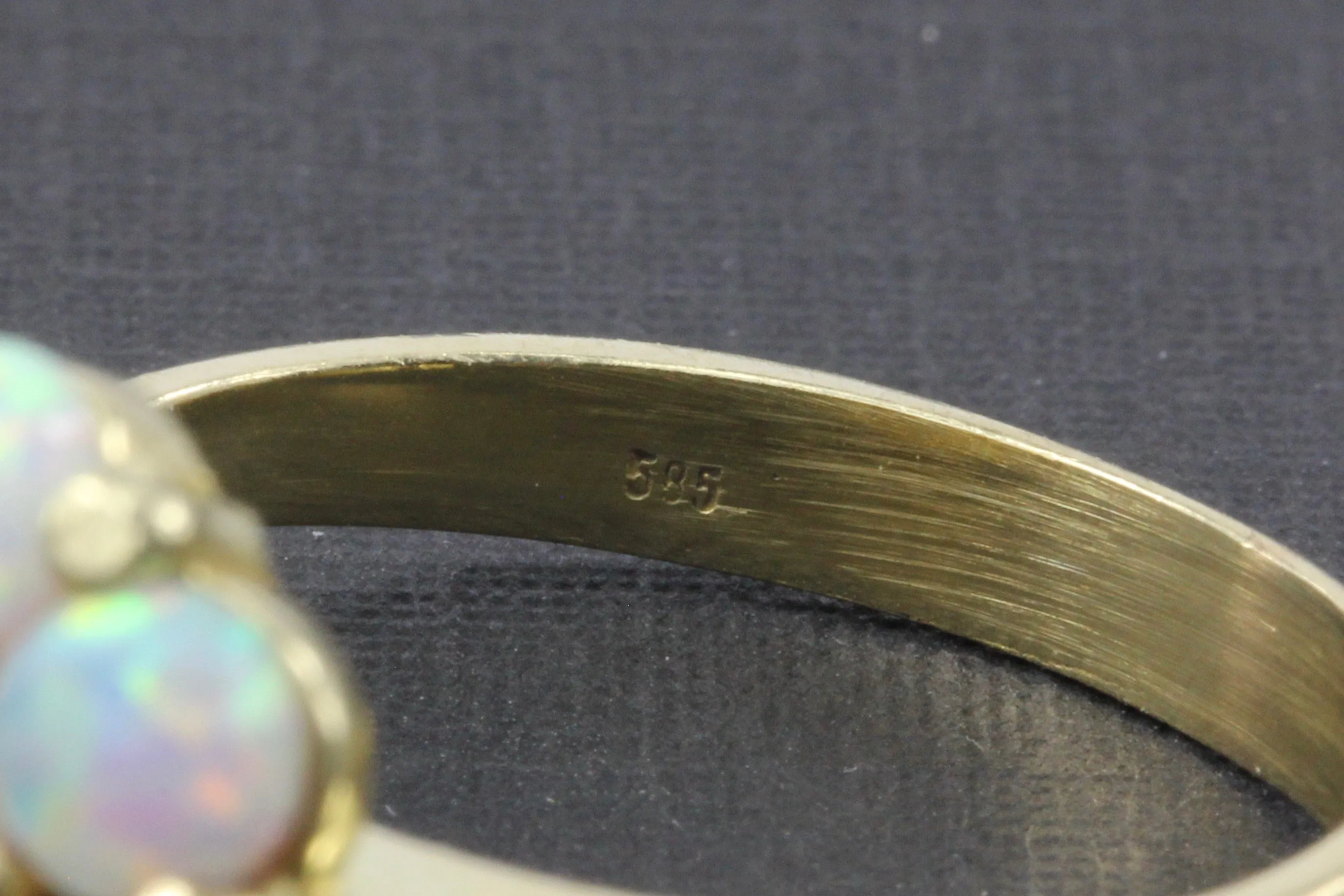 Vintage 14K Gold Opal Cluster Ring 1 CTW