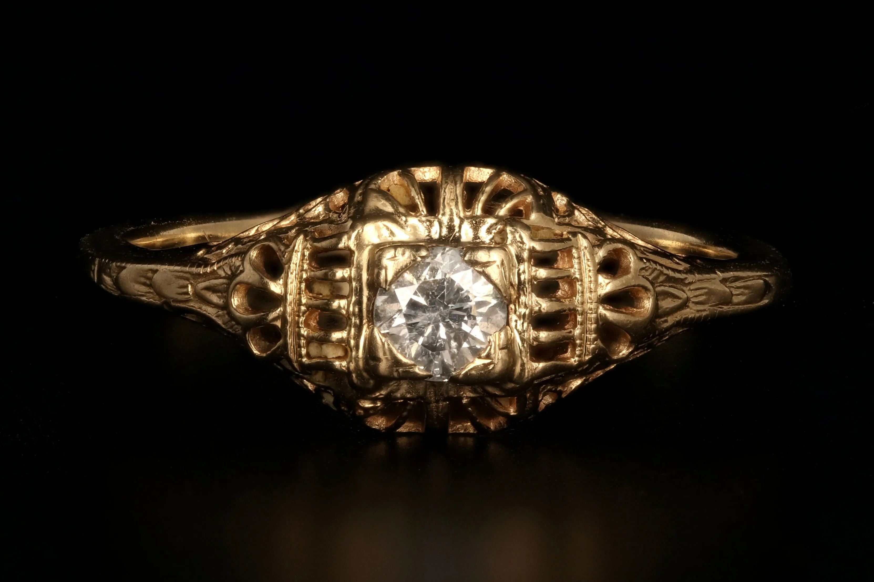 Vintage 14K Yellow Gold .18 Carat Diamond Ring