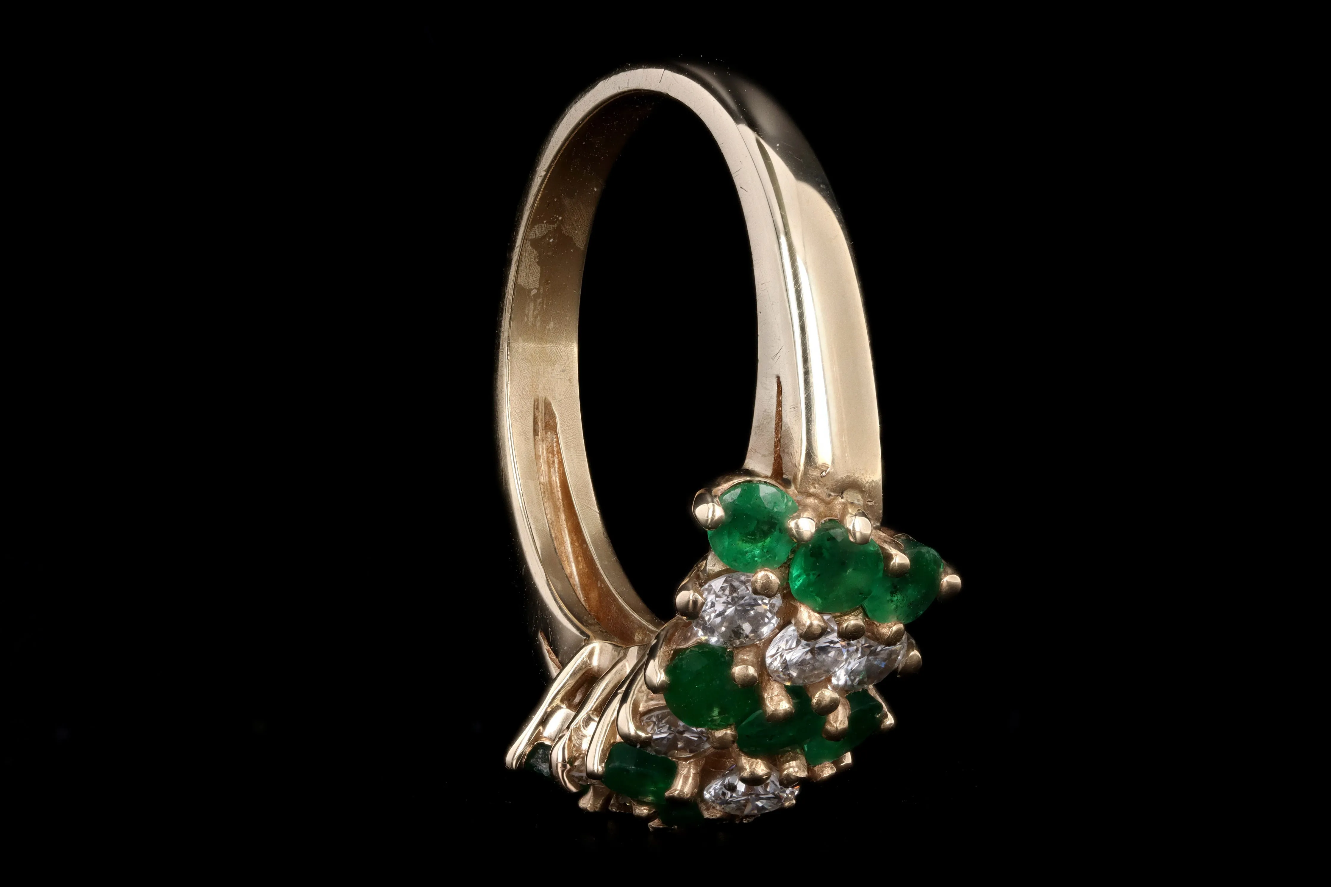 Vintage 14K Yellow Gold Round Brilliant Diamond & Emerald Ring