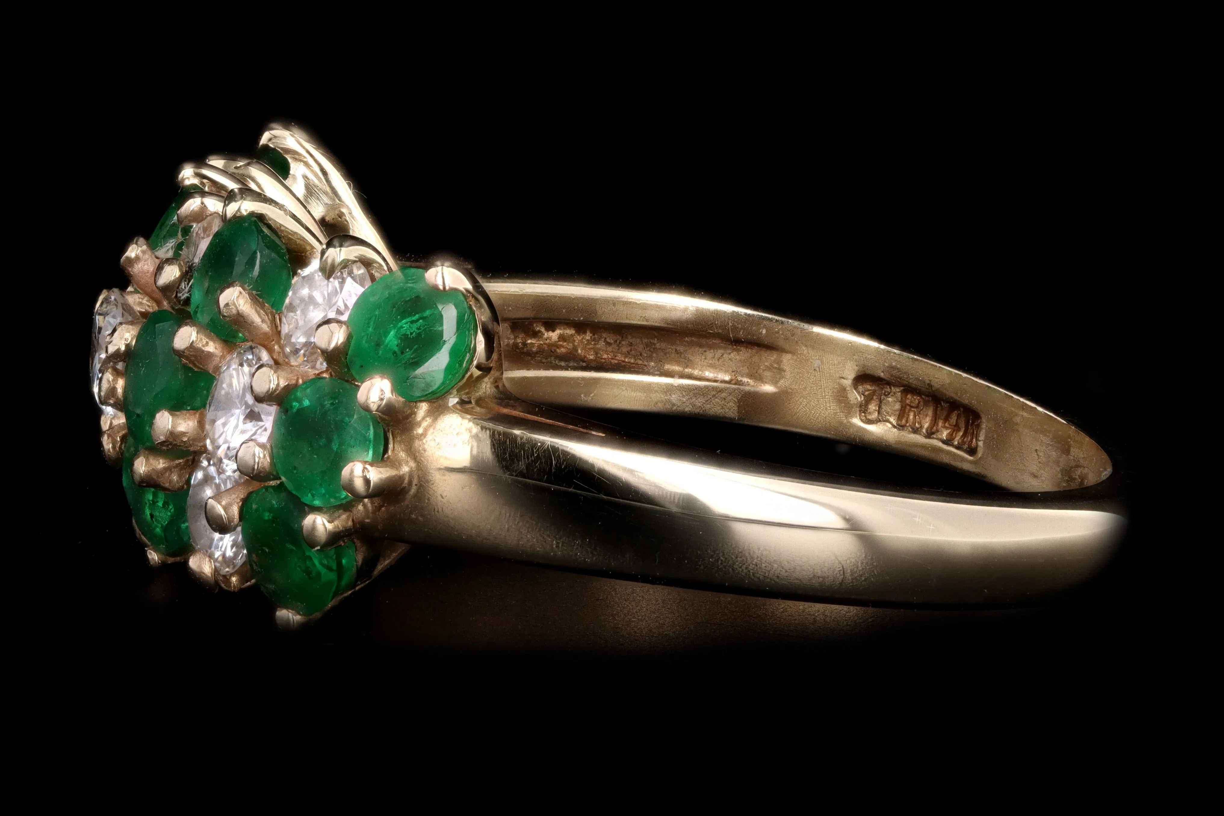Vintage 14K Yellow Gold Round Brilliant Diamond & Emerald Ring