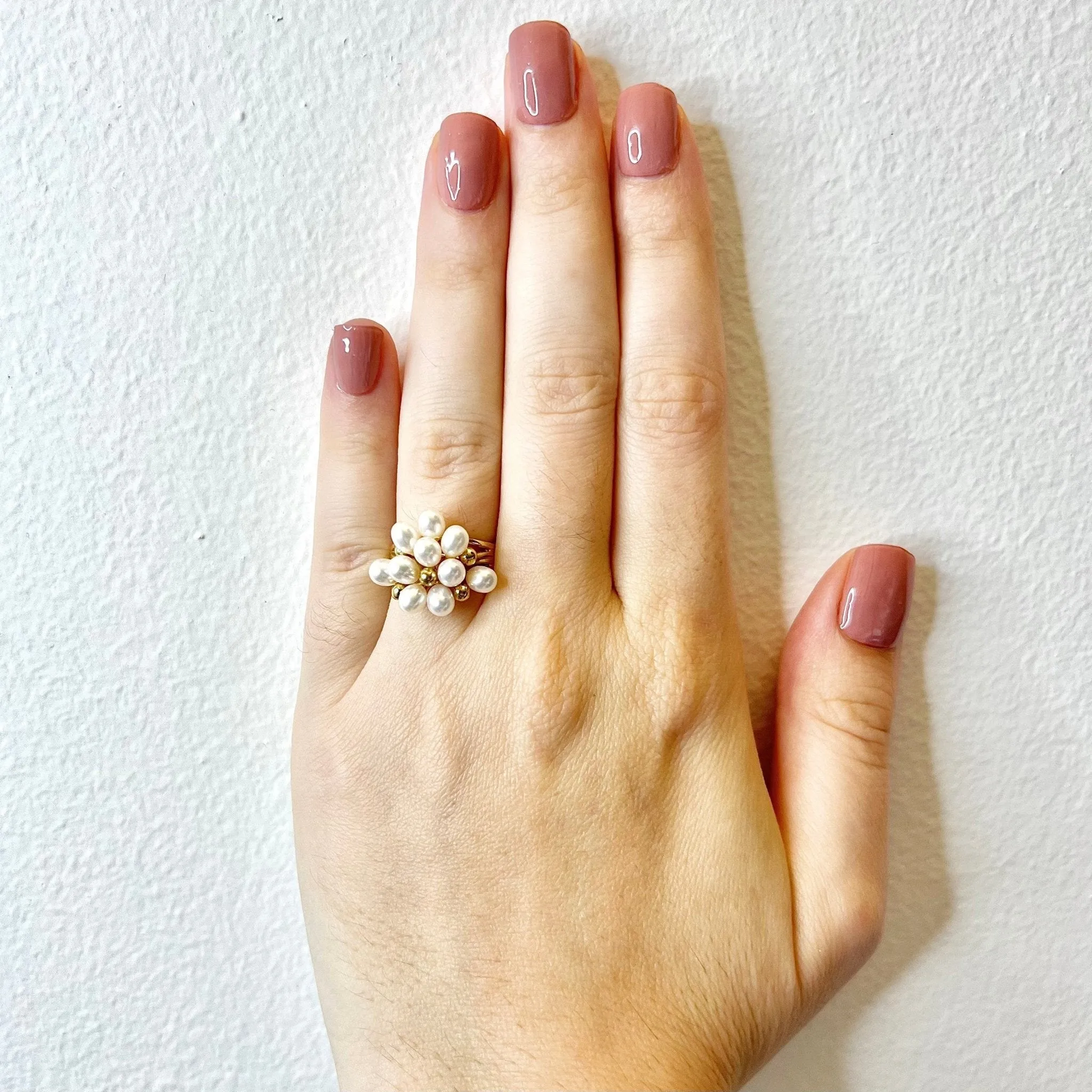 Vintage 18 Karat Yellow Gold White Pearl Ring