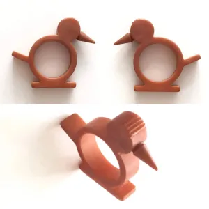 Vintage carved bakelite napkin ring warm butterscotch color