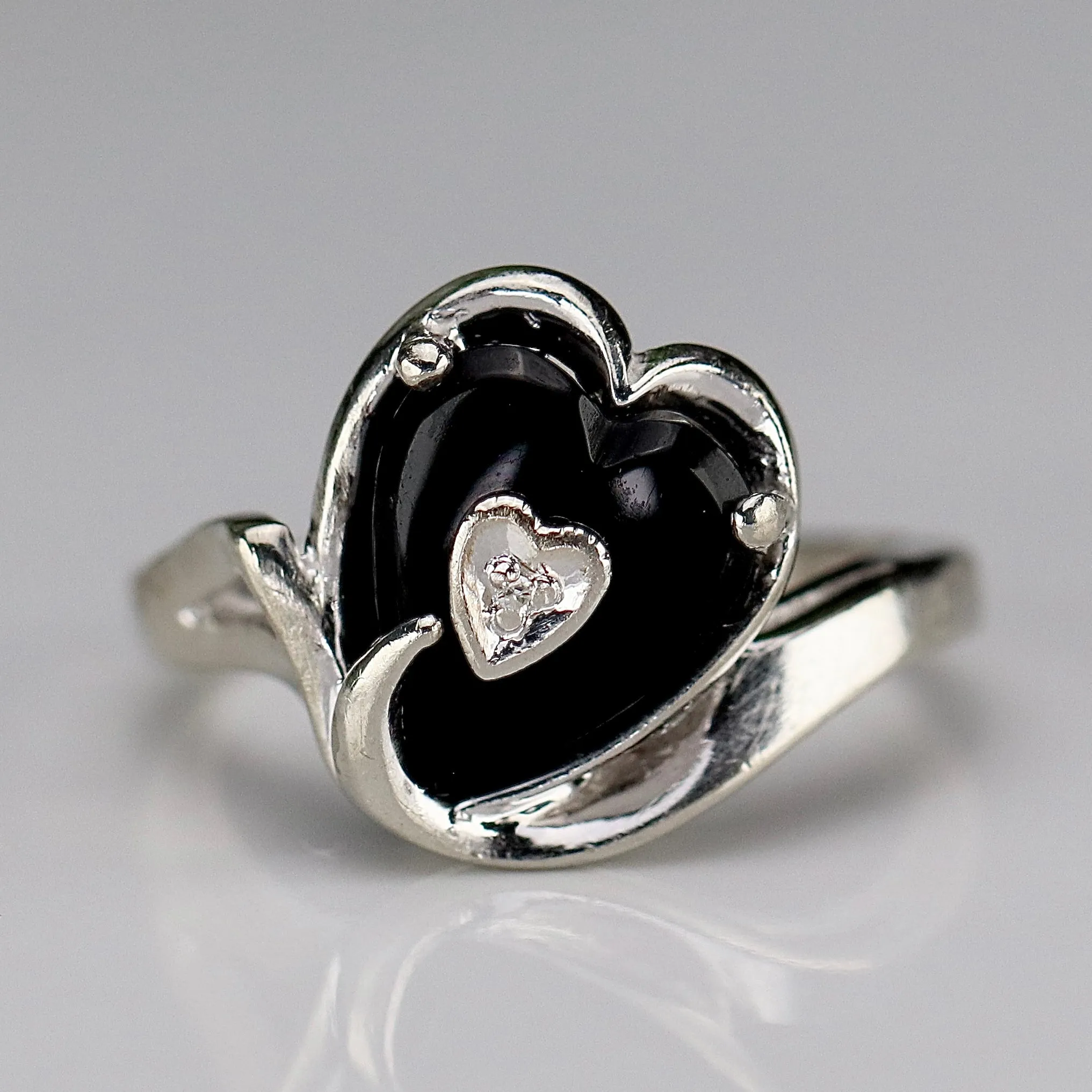 Vintage Heart shaped onyx and diamond ring in white gold
