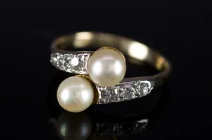 VINTAGE MINE CUT DIAMOND AND PEARL TOI ET MOI RING