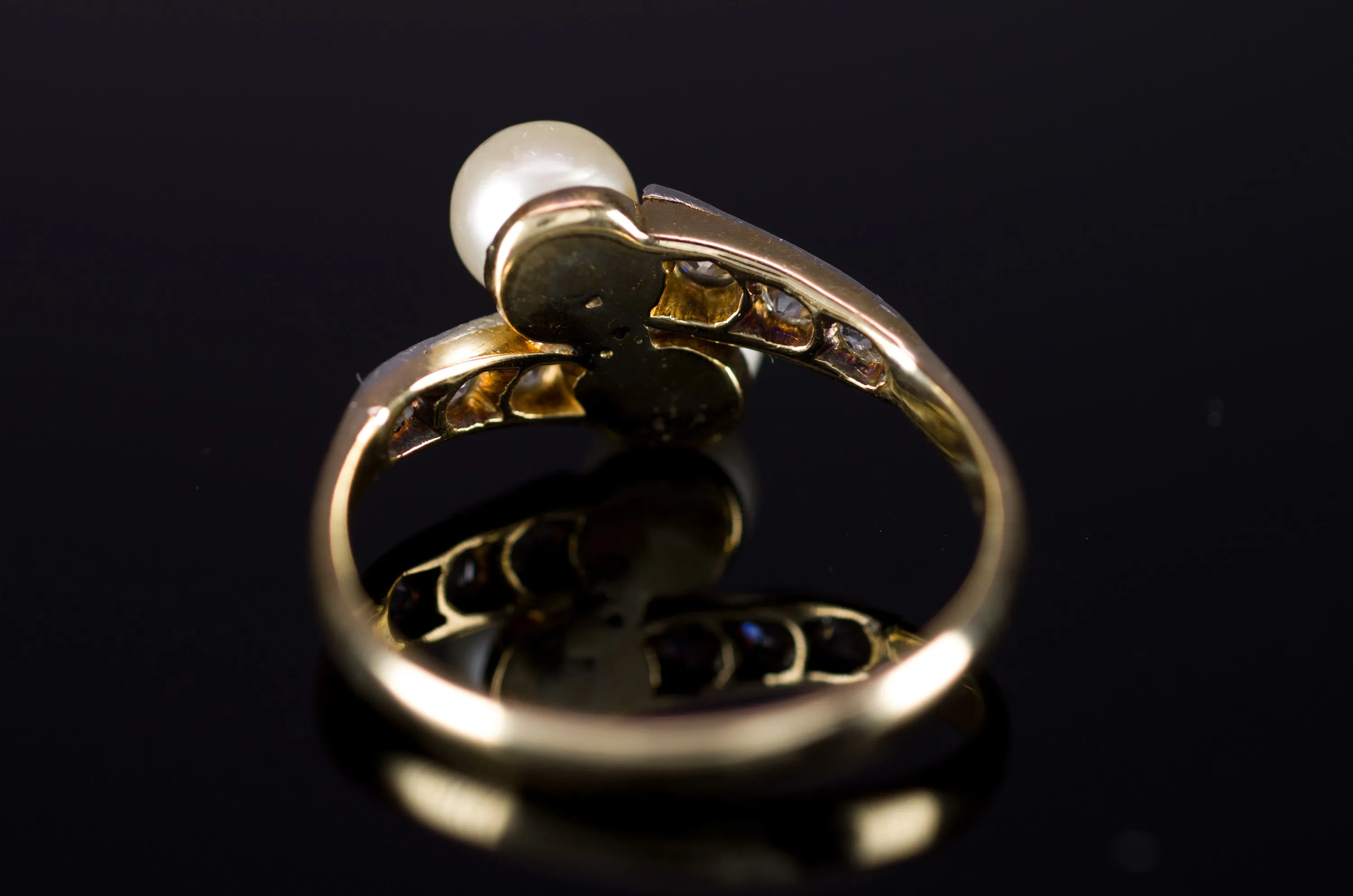 VINTAGE MINE CUT DIAMOND AND PEARL TOI ET MOI RING