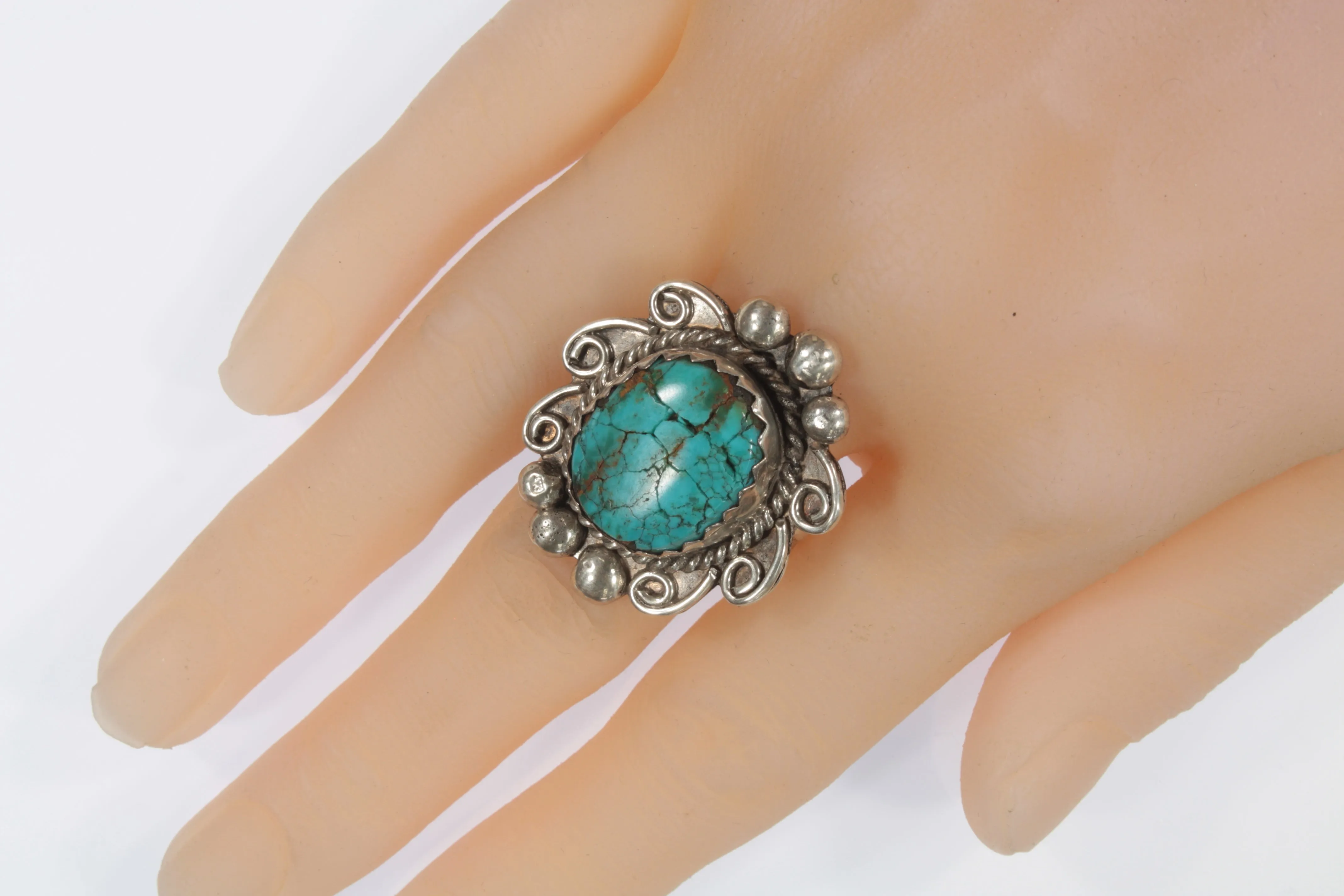 Vintage Navajo Sterling Silver & Turquoise Ring Size 8