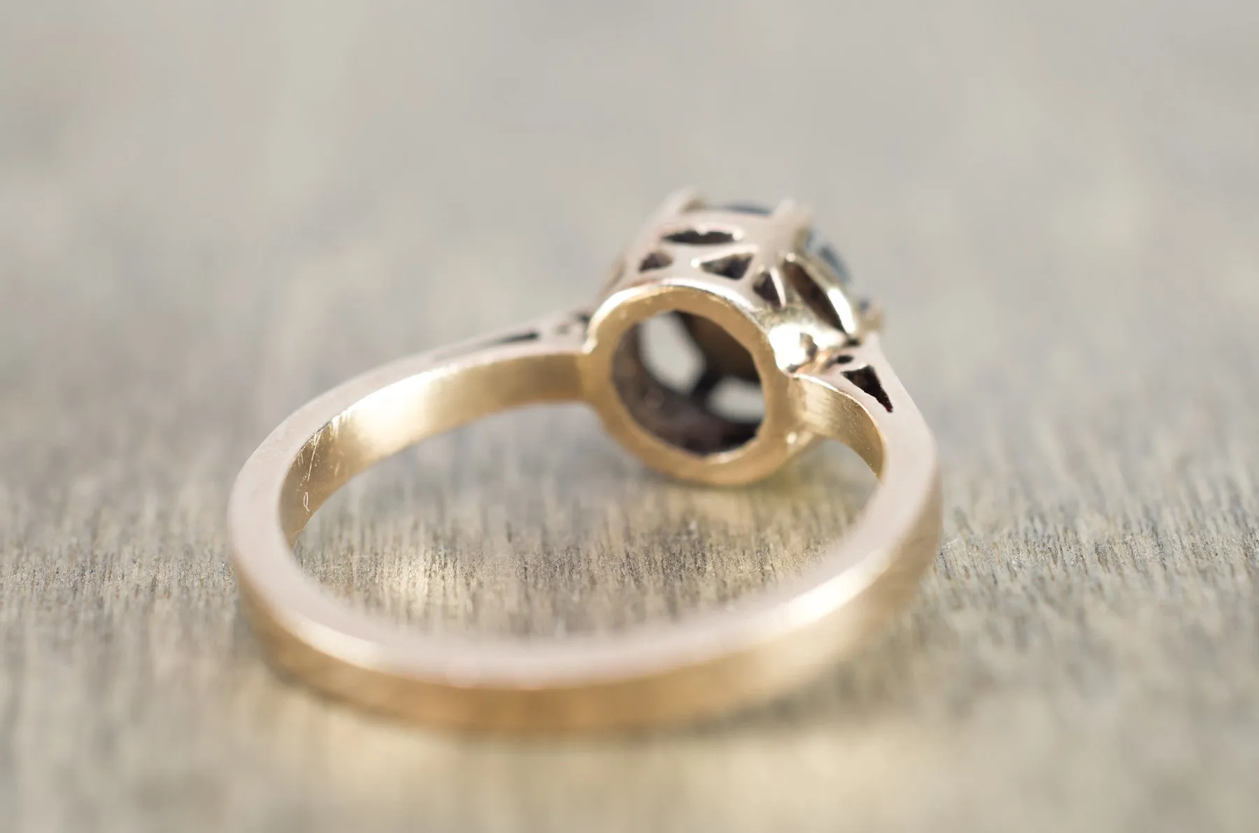VINTAGE ROSE CUT DIAMOND SOLITAIRE IN GOLD