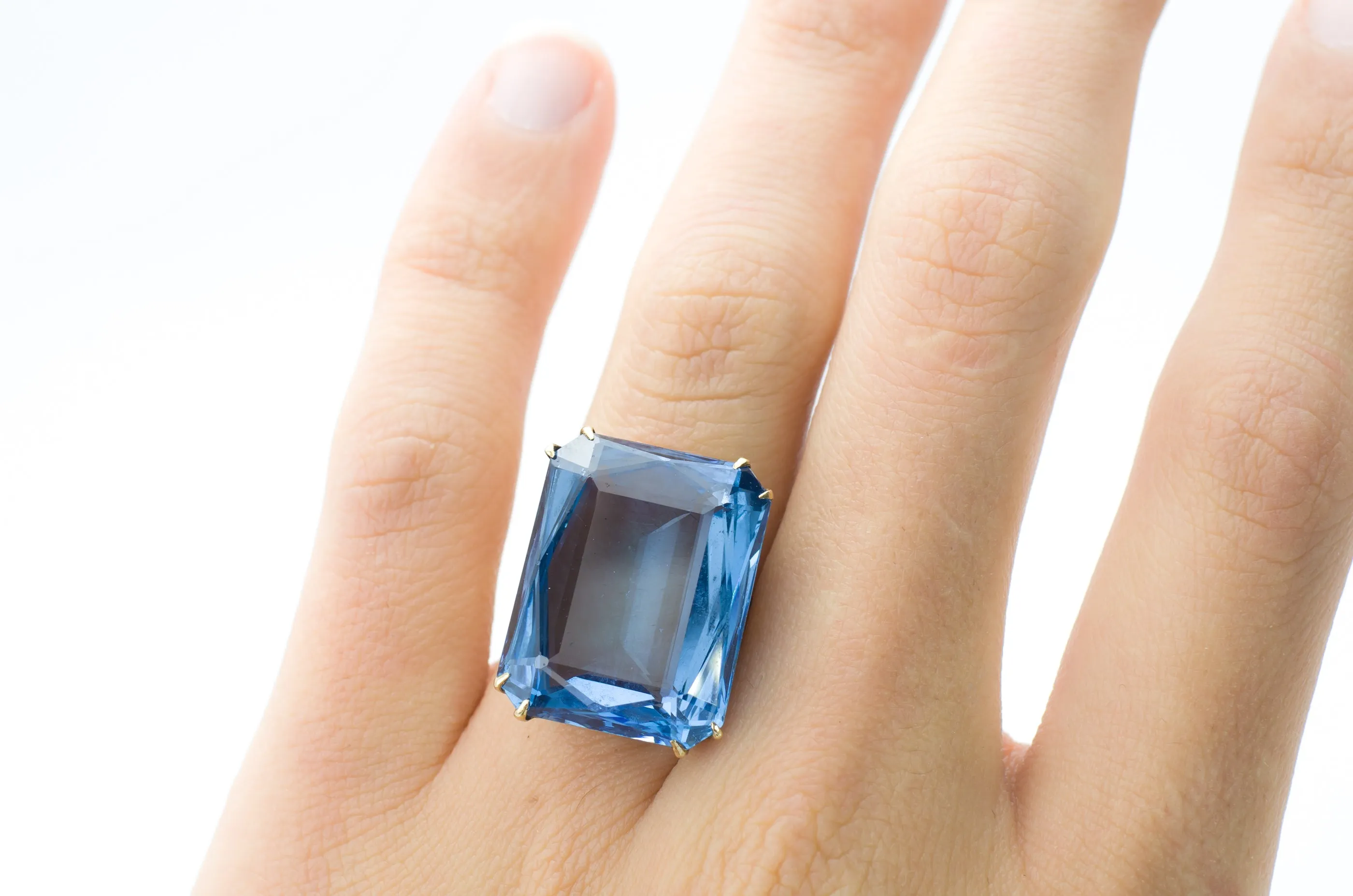 VINTAGE SPINEL 14K GOLD COCKTAIL RING