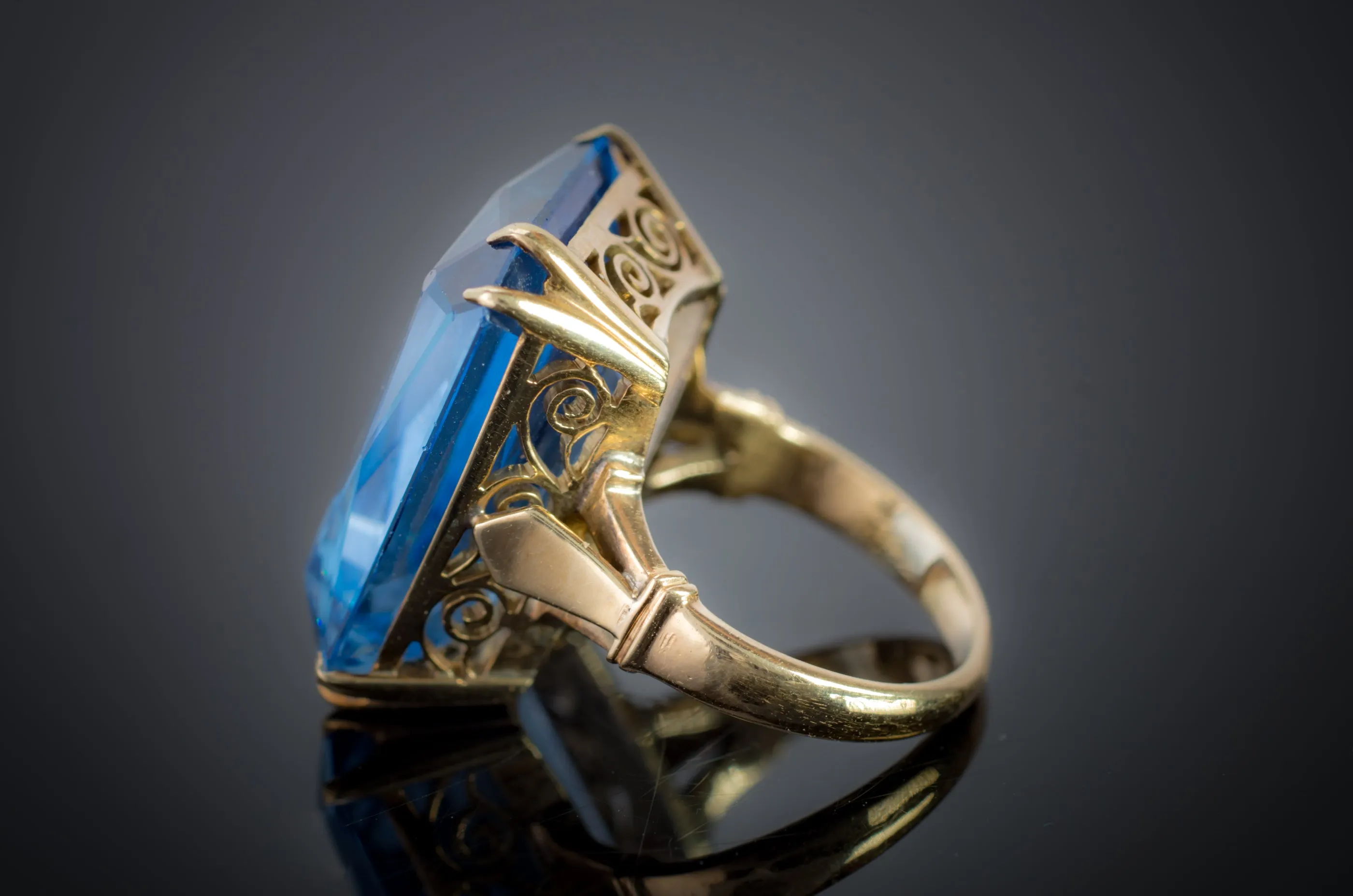 VINTAGE SPINEL 14K GOLD COCKTAIL RING